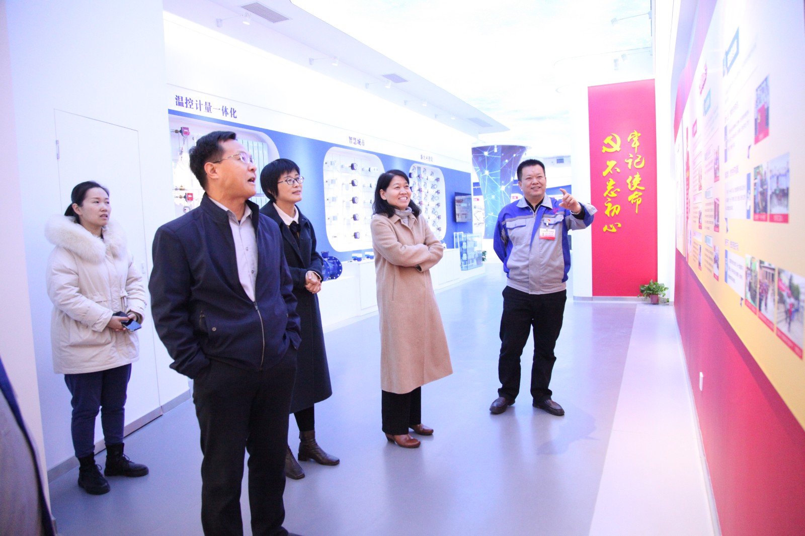 董事長景奉國不忘初心，牢記使命，創(chuàng)建了“源定初心”黨建品牌.JPG